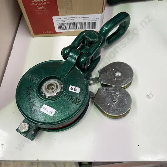 Heavy Duty Block Pulley, model SWL5T, with 2 smaller Pulleys