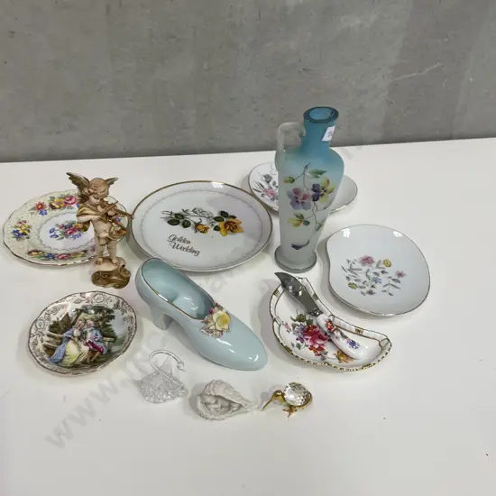 Assorted Selection of collectable china, porcelain and glassware items