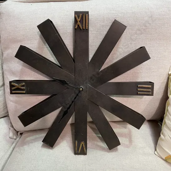 Industrail Style Metal Star Clock. Dia45cm. Working