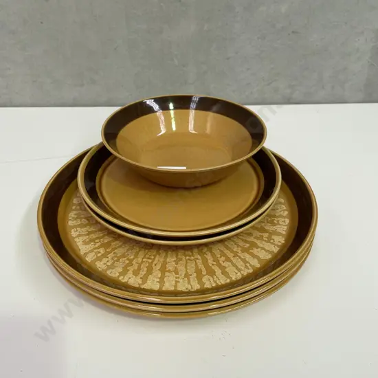 Crown Lynn Dinnerware