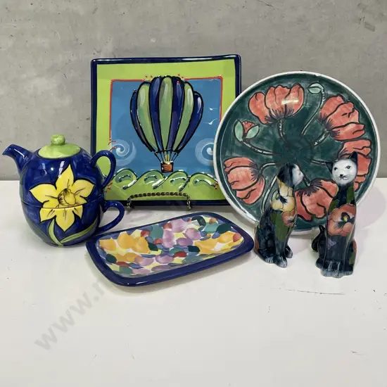 NZ Art Pottery items incl Splash, Tony Sly, Studio Ceramics. With Pansy painted Cats
