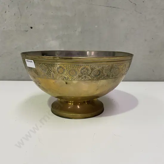 Large Vintage Brass Bowl. Etched floral border with pedestal base. H15cm Dia26cm