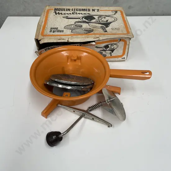 Vintage Moulinex Moulin Legumes No 2. In orginal box
