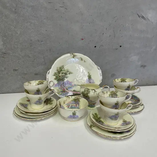 Stunning 21 pce Aynsley Teaset. Bluebell Time pattern