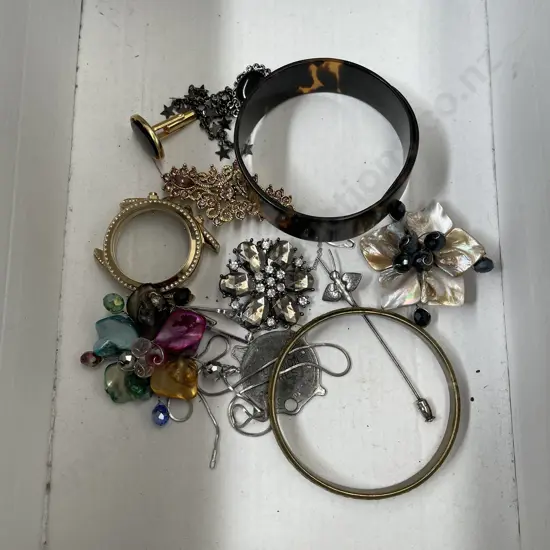 Assorted Jewellery