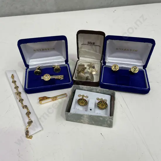 Assorted Cufflinks, jewellery etc