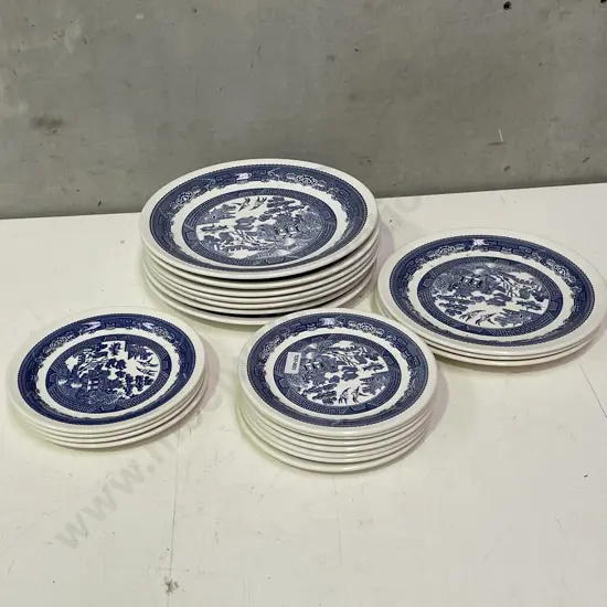 Made in NZ "Blue Willow" Dinnerware: 7 Dinner, 3 Luncheon, 11 Side Plates
