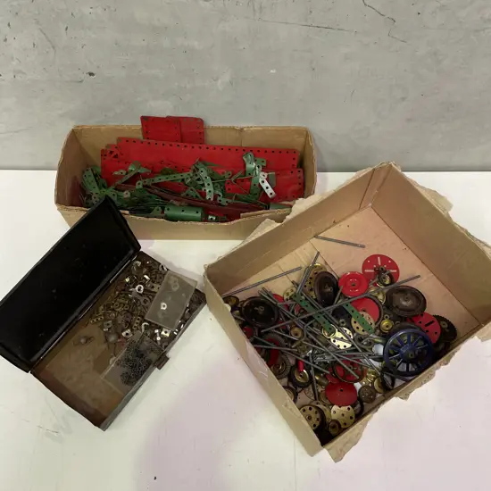 Assorted Vintage Meccano Items