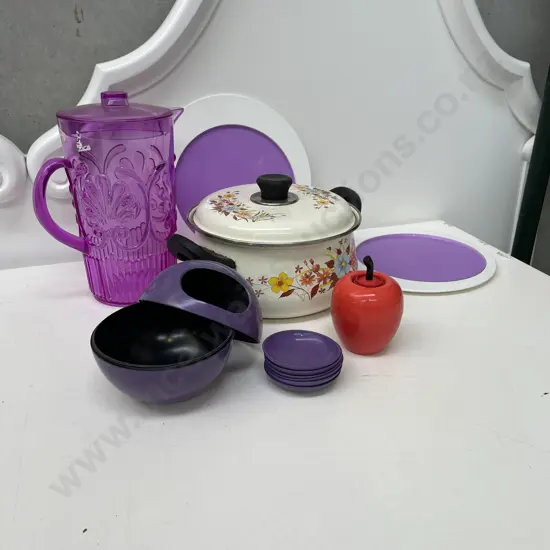 Assortment of Vintage Retro Items